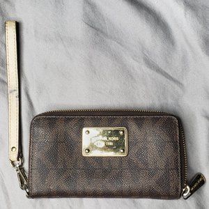 Michael Kors Wristlet Wallet